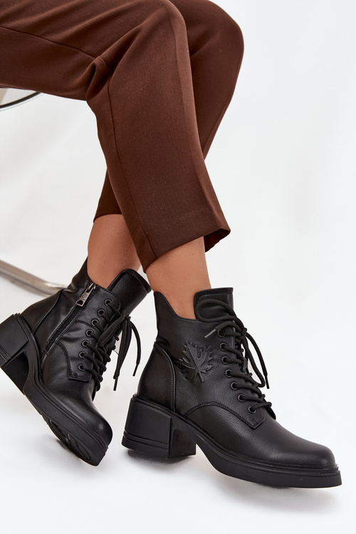 Dámske kožené členkové čižmy na klin s podšívkou Vinceza 39950 Čierne