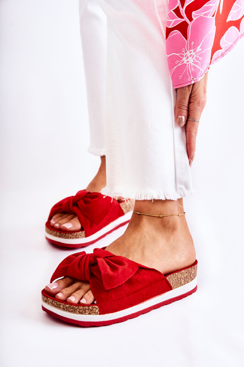 Papuče na červenej platforme tak bežné platformy