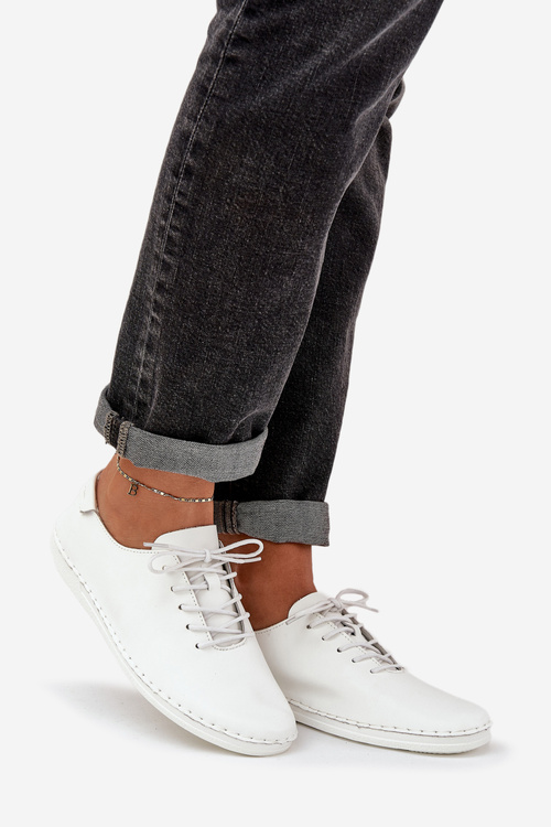 Šnurovacie Poltopánky Z Prírodnej Kože D&A LR51-645 Biele