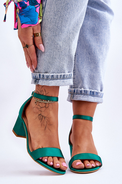 Saténové sandále s nízkym skloneným zeleným Julie