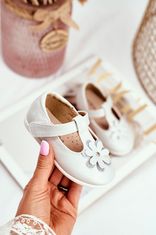 Dětské baletky s květem na suchý zip stříbrné Antrela