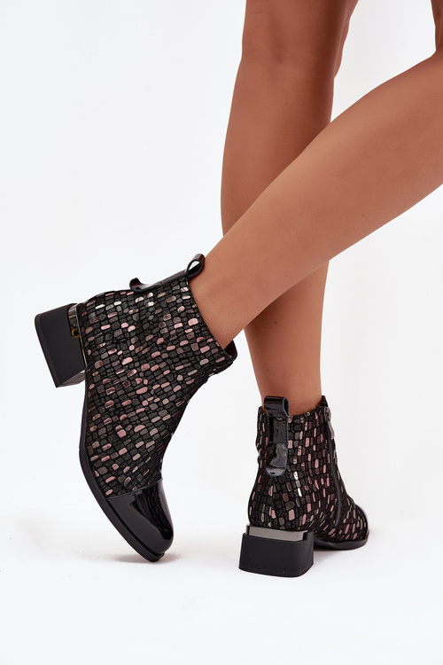 Lakované dámské kotníkové boty z pravé kůže na nízkém podpatku D&A LZ52-960 Černé