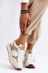 Dámske módne športové topánky na klinoch bielej a béžovej yuki