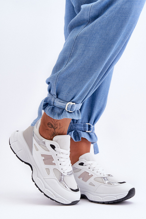 Módne dámske športové topánky s bielymi Benátkami