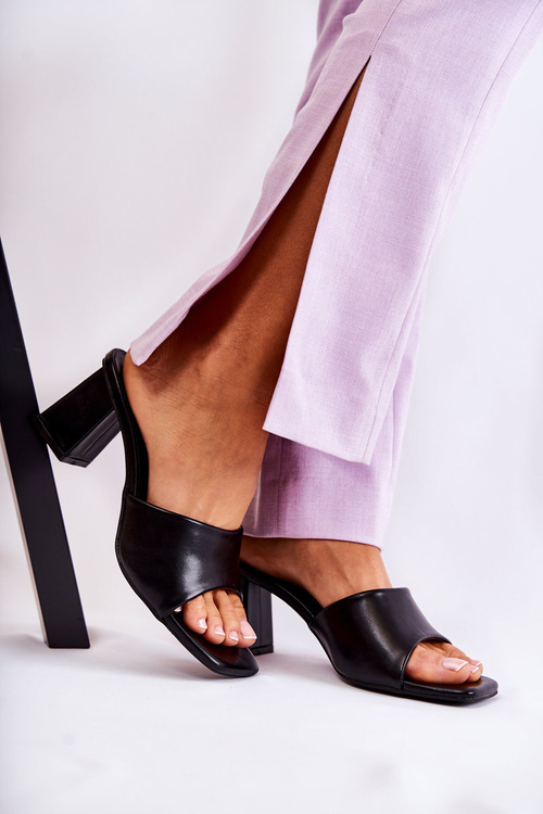 Klasické kožené vysoké podpätky čierny príbeh