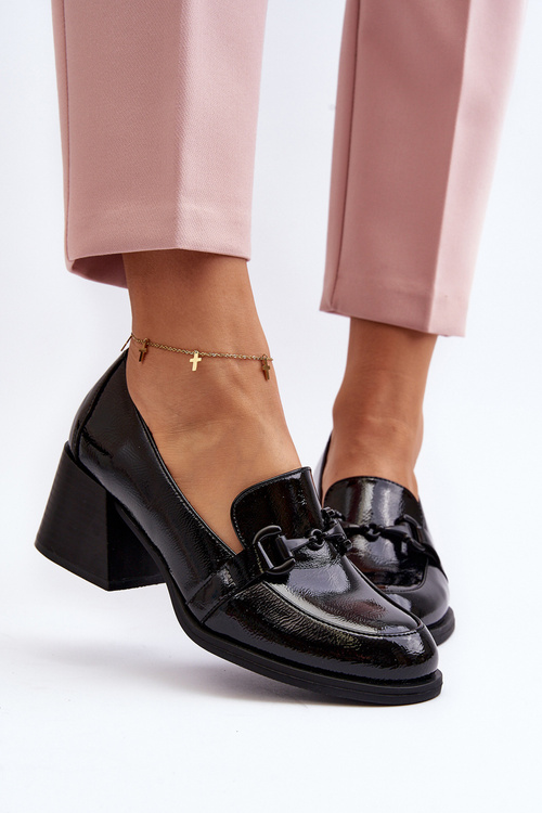 Čierne lakové topánky na vysokom opätku Nireva