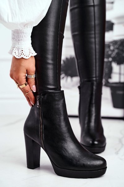 Dámske topánky na čiernom Eugene Post