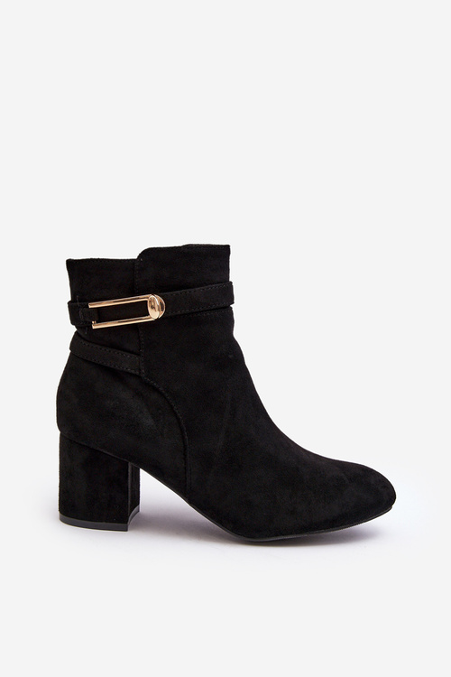 Ženské topánky na nízkom stĺpiku čiernej verice