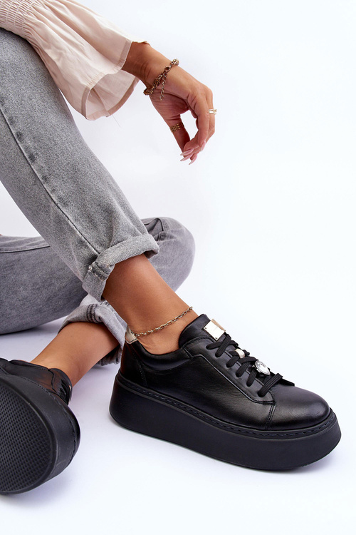 Kožené športové topánky na platforme Maciejka 06191-01 čierna