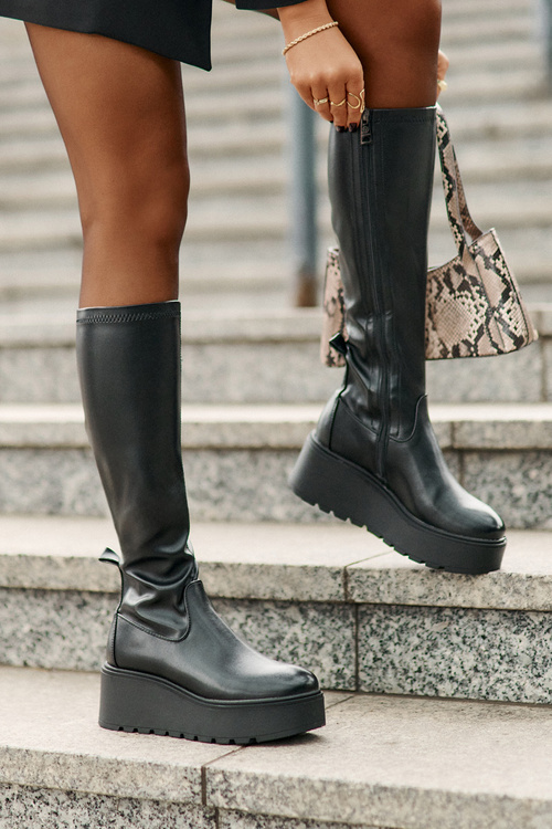 Dámske Kozáky Pred Koleno Na Platforme A Klíne Čierne Vinceza 58342