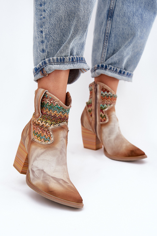 Kožené Cowboy Čižmy Na Opätku S Dekoratívnym Pletením Maciejka 06810-29 Viacfarebné