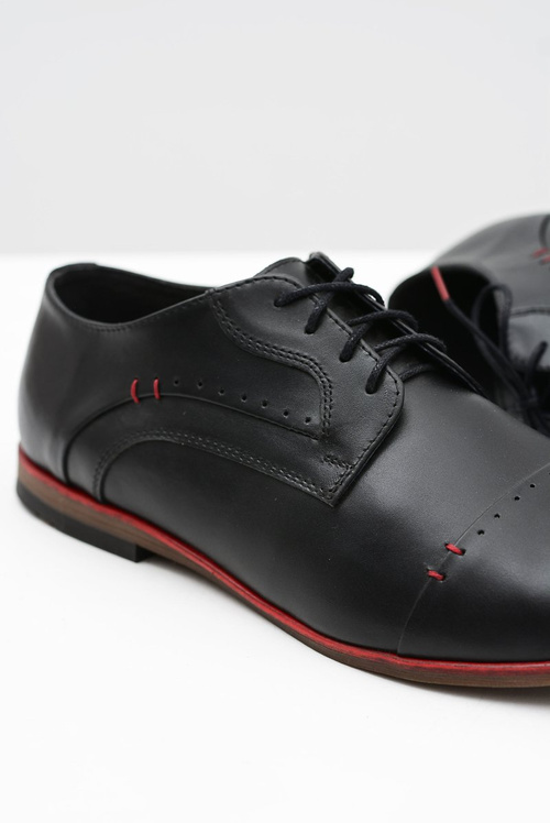 Elegantné pánske čierne kožené topánky Isacco