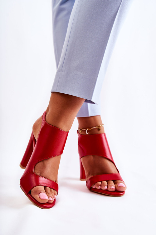 Kožené sandále s strihom -out Red Maronni