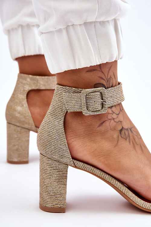 Lesklé sandály na podpatku zlaté Maxim