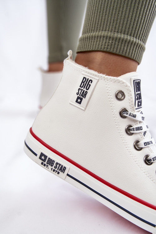 Klasická vysoká izolovaná veľká hviezda KK274597 tenisky biele