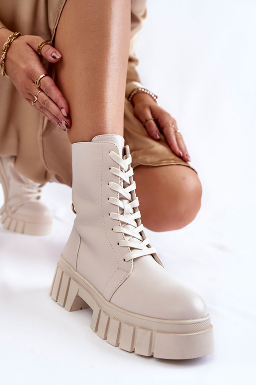 Kožené izolované topánky na svetelnej platforme Beisa