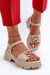 Dámske kožené sandále s zlatou ozdobou béžové Vinceza 7910
