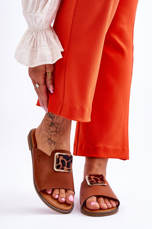 Dámske papuče s dekoratívnym prvkom Camel Leonia