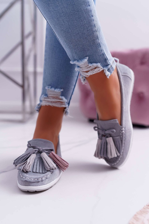 Dámske kožené mokasíny so sivými batistovými strapcami