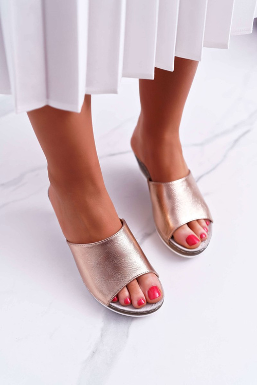 Elegantné šampanské šampanské šampanské papuče