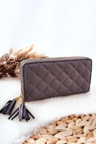 Veľká prešívaná peňaženka na sivých zipsoch