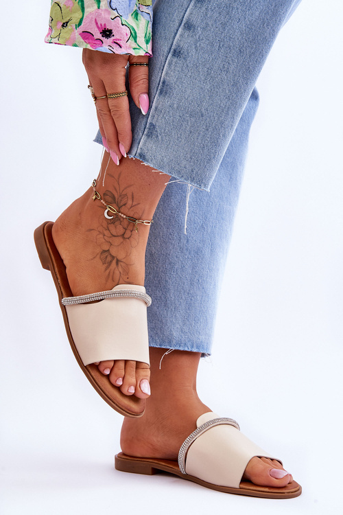 Elegantné byt -hreda termen bytových papuče