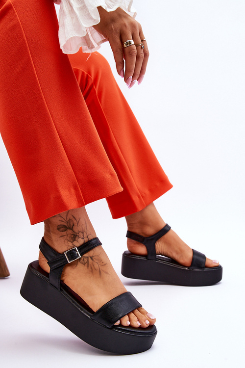 Dámske sandále na masívnej platforme čierne Casen