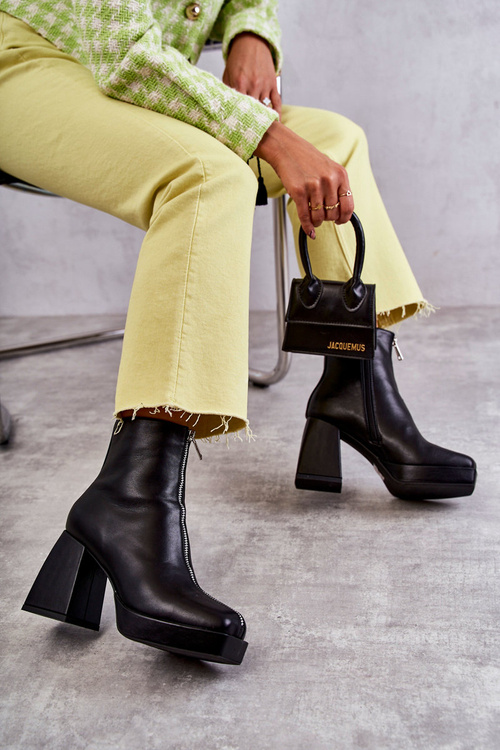 Dámske topánky na masívnej päte s čiernym zipsom Carrera