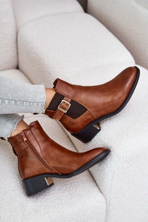 Dámské kotníkové boty na nízkém podpatku se zlatou sponouCamel Vomera