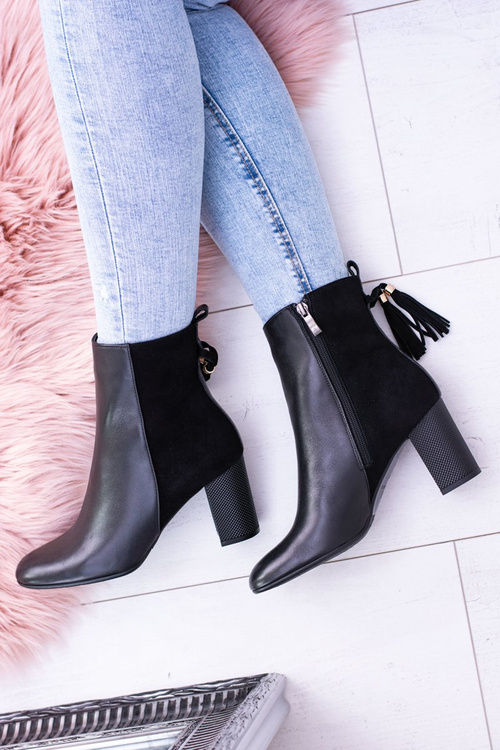 Dámské černé kotníkové boty Laura Messi 1821