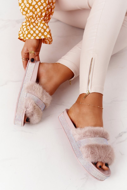 Papuče na plošine s kožušinami a zirkónmi béžový dojem