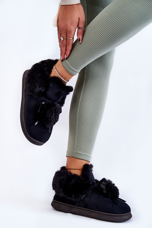 Dámské nazouvací kožešinové pantofle s bambulí Černá Noemi