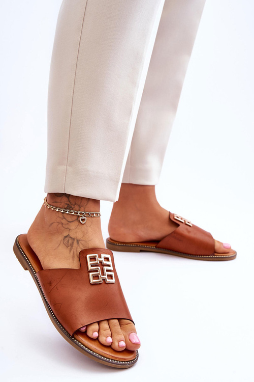 Dámske pohodlné módne flip -flops s dekoráciou Camel Ayanna