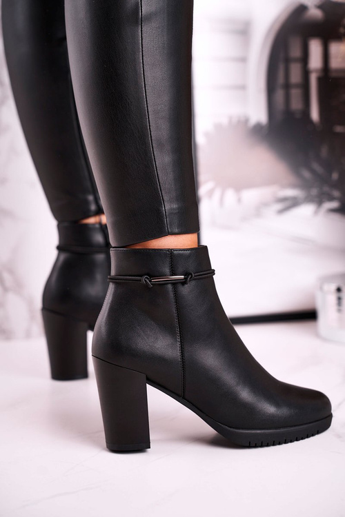 Topánky na stĺpiku izolovanej Sergio Leone Black BT306