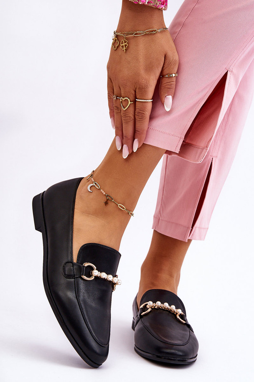 Dámske kožené mokasíny s dekoratívnymi perlami čierny Ishan