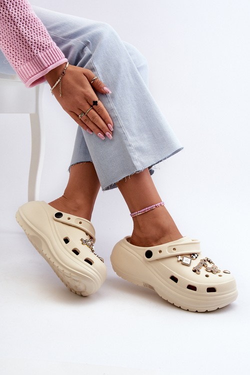 Dámske ľahké penyové sandále na hrubom podrážky s ozdobami béžové Effiora