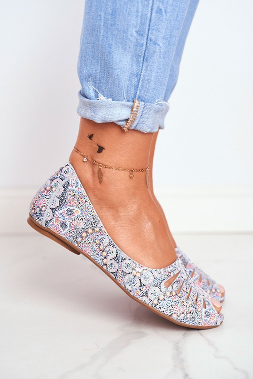 Dámsky balerinas Maciejka kožená biela a modrá so vzormi 03497-13