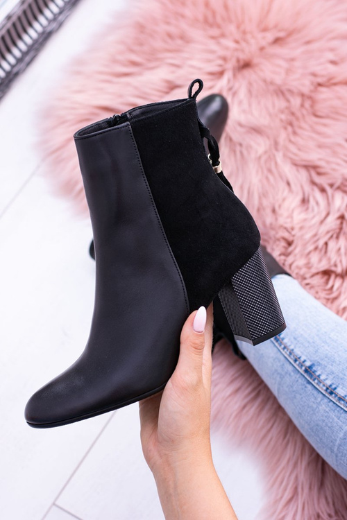 Čierne ženské topánky na príspevku Laura Messi 1821