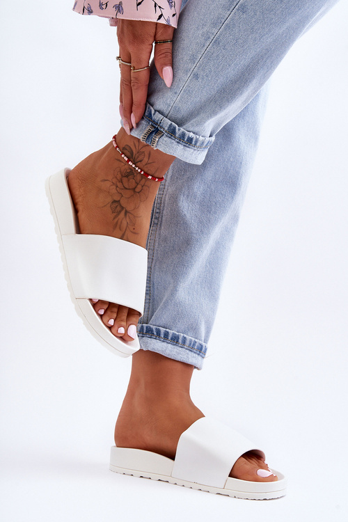 Klasické dámske biele valčeky