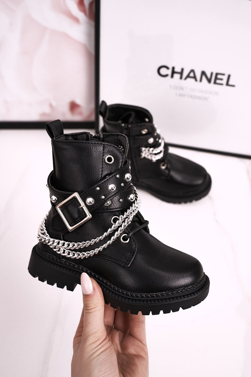 Detské topánky s reťazou izolovanou čiernou dolly