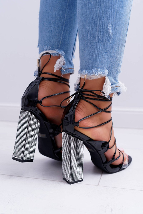 Dámske sandále na stĺpe s zirkónmi zviazané čierne všetko