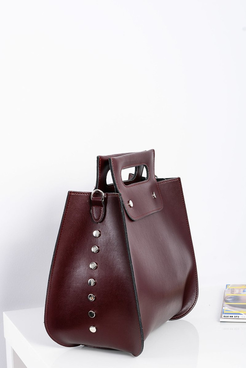 Veľká dámska kabelka Bubble v ruke