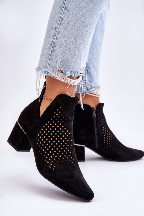 Prolamované semišové kozačky s výřezem na podpatku Černé Blakely