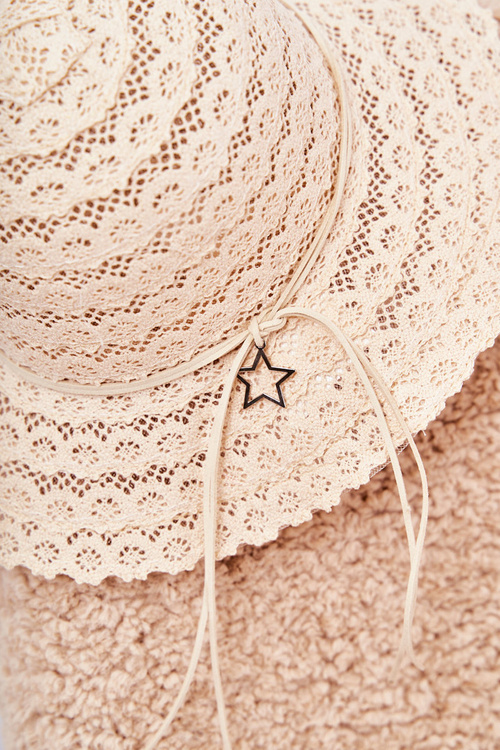 Dámska otvorená klobúk Beige Mera