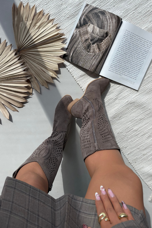 Okenní dámské kozačky na klíně nad koleno tmavě béžové Fioris