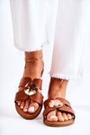 Pohodlné flip -flops s dekoráciou Brown Leila