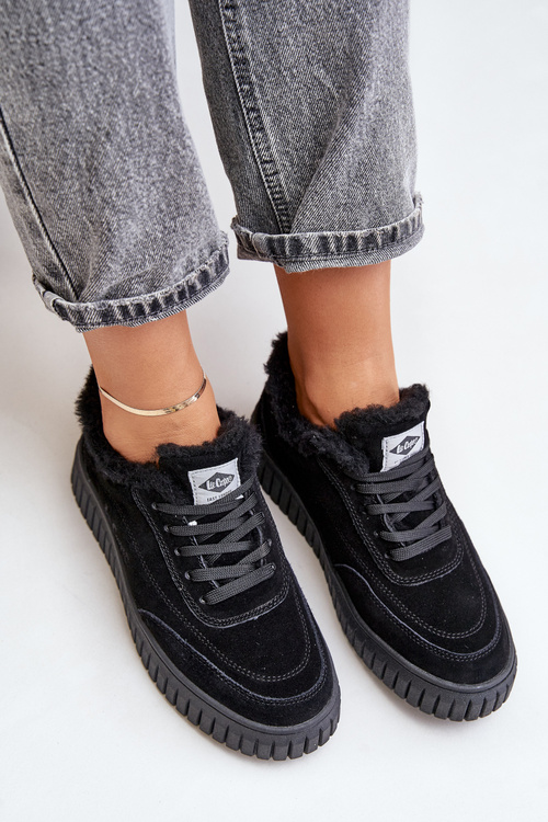 Kožené dámske sneakersy zateplené kožúškom čierne Lee Cooper LCJ-24-01-2973