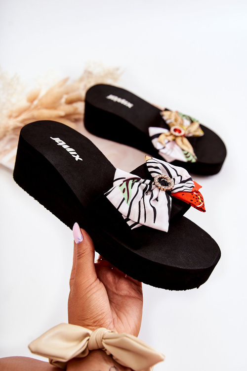 Dámske penové flip -flops na bielych klinoch Silana