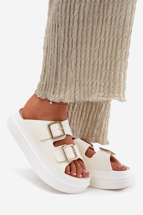 Dámske Sandały Na Platforme So Zlatými Prackami Ecru Zorila
