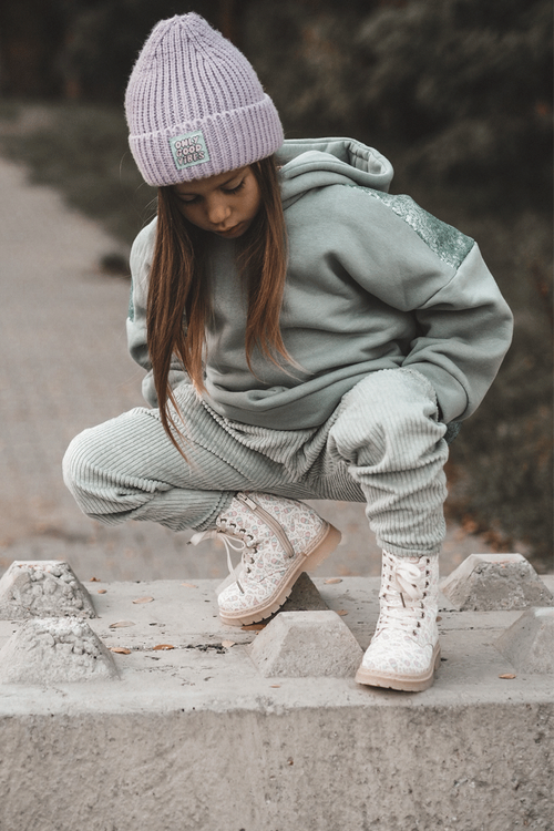 Izolované detské topánky pre béžový zips dolida